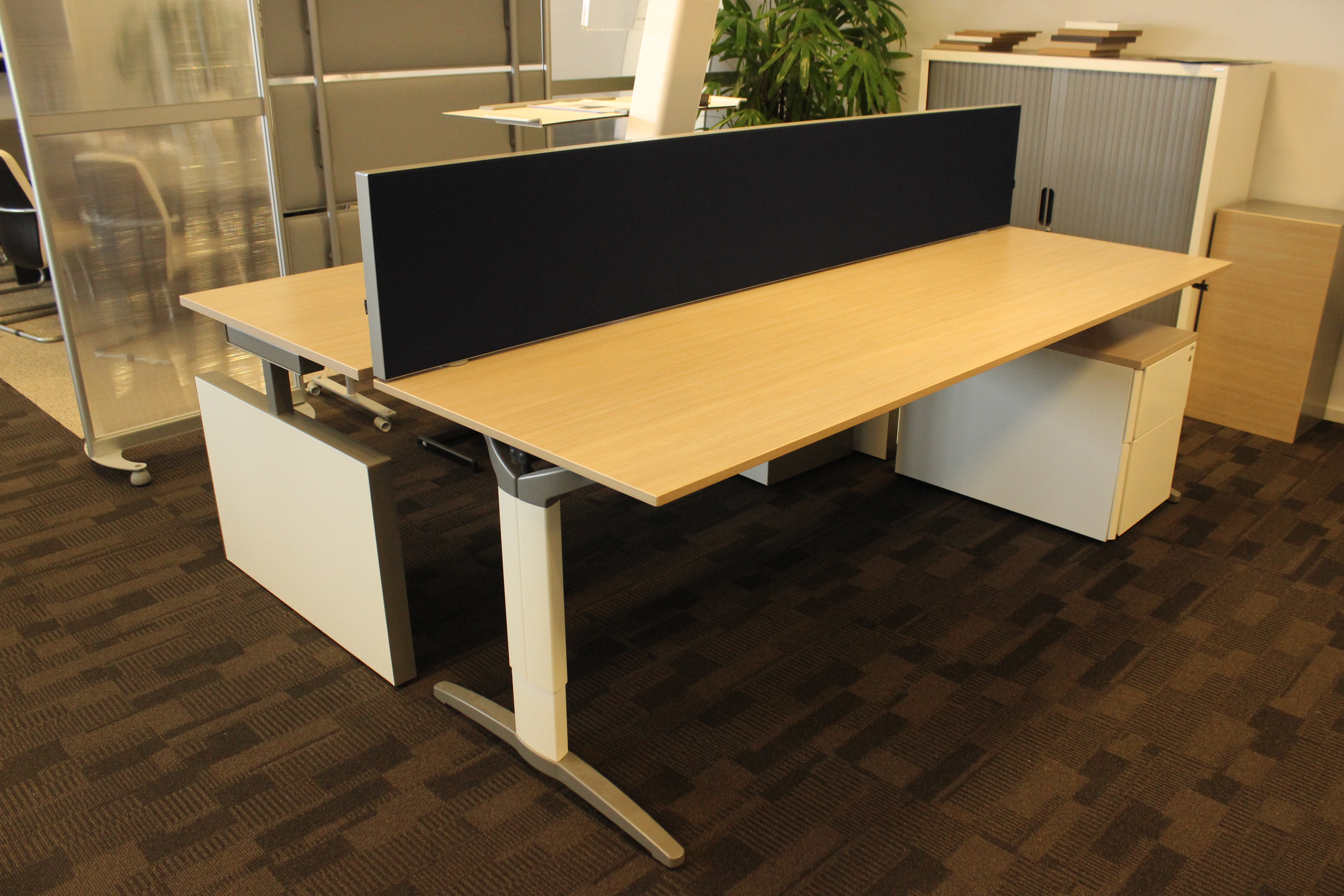 Bureau 240 x 80 (verstelbaar met zwengel)